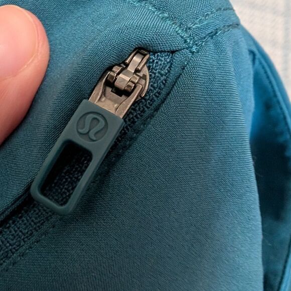 NWOT Lululemon T.H.E. Short 11" *Linerless in Bermuda Teal Size Small Athletic - Picture 7 of 10